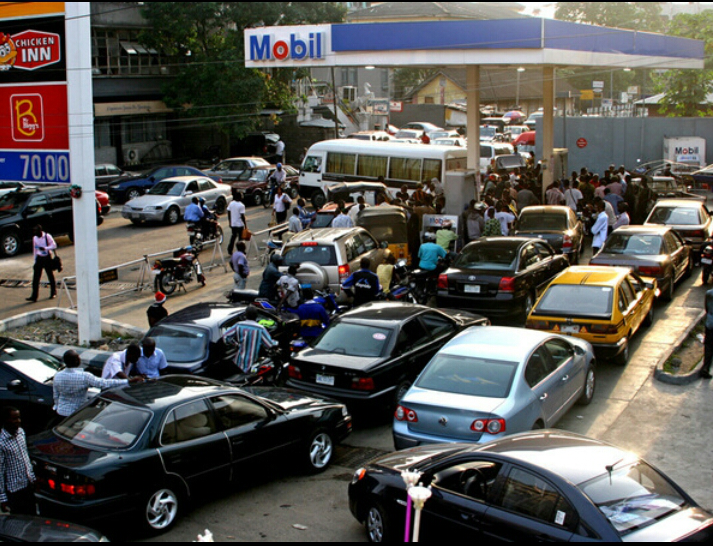 Filing station and fuel queues