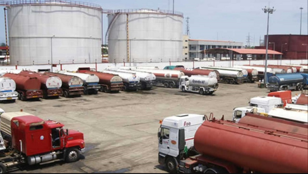 #EndSARS: IPMAN warns of looming fuel scarcity across the country, Update: Fuel scarcity looms as NUPENG directs Tanker drivers to withdraw services in Lagos