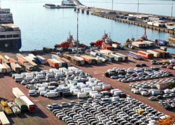 Naira devaluation forces importers to abandon Tokunbo cars at seaport – Custom