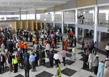 Airport, Air travellers