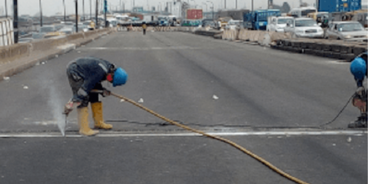 Lagos intensifies dislodgement of vehicles on Idumota, Ebute Ero, Iddo and other bridges