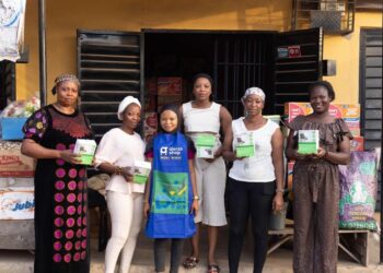 Empowering 3000 women in retail businesses: Alerzo, and Schneider Electric illuminate Oyo with solar lamps