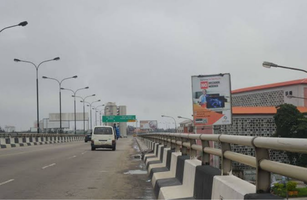 Traffic diverstion, Marina bridge