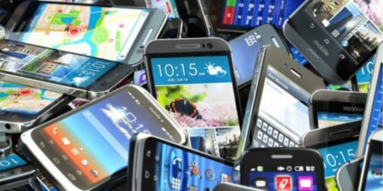 “Global smartphone market grows for the first time since 2021” – Report