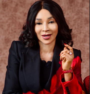 Dame (Dr.) Adaora Umeoji OON recognized as The Humanitarian Services Icon of the Year 2023