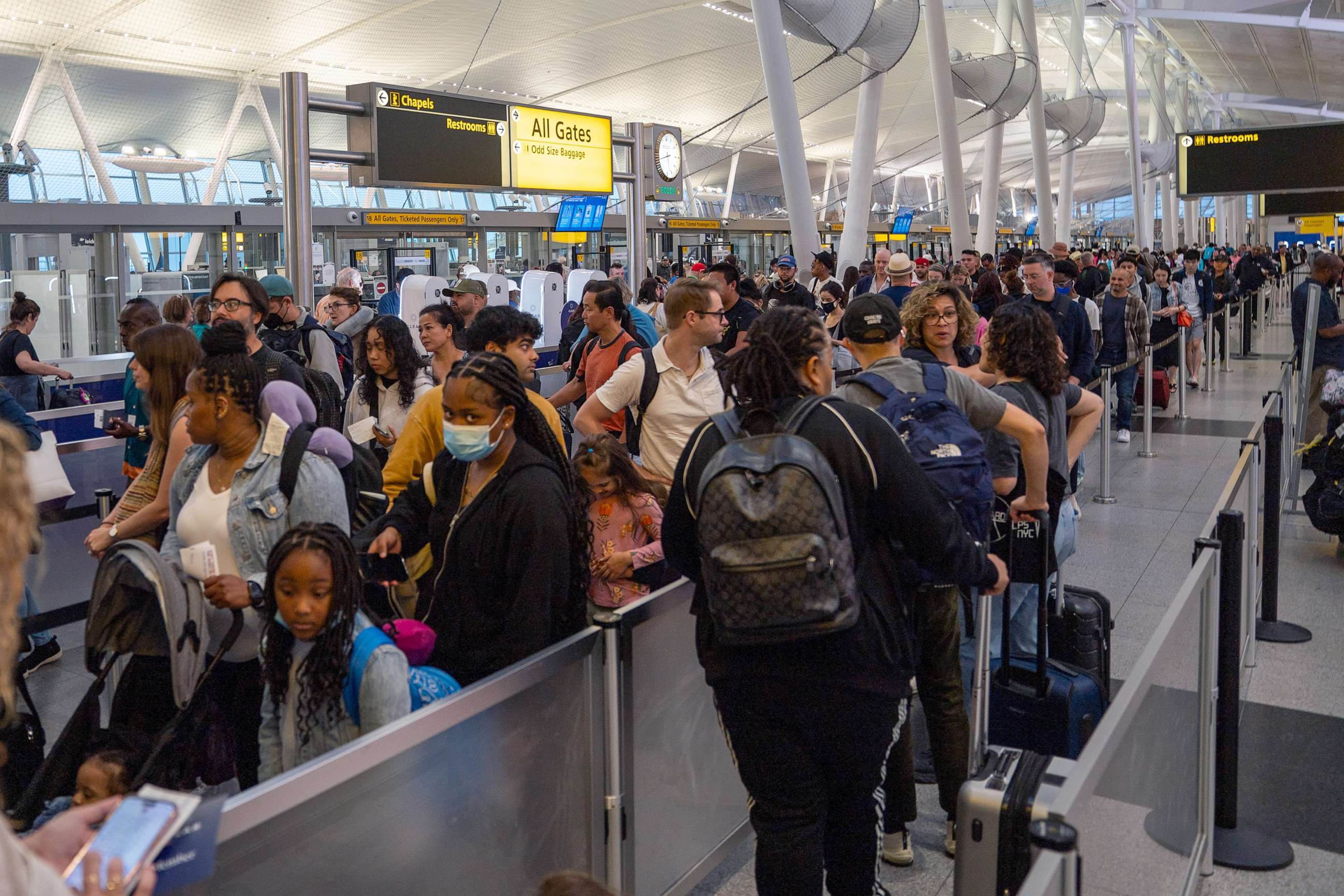 Lagos to London: Nigerians react over flight ticket price cuts