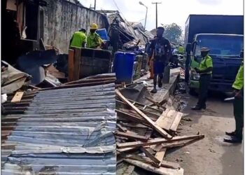 Lagos Govt begins removal of shanties and makeshift structures at Daleko Market in Mushin 