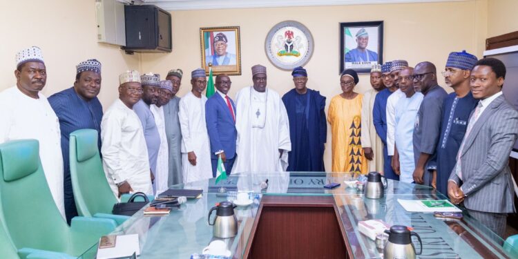 FG engages Trans-Sahara firm for sugarcane plant, 3 million hectares of soybean farming