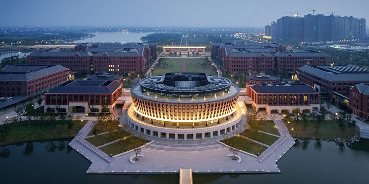 Chinese University launches 2025 international undergraduate talents program 
