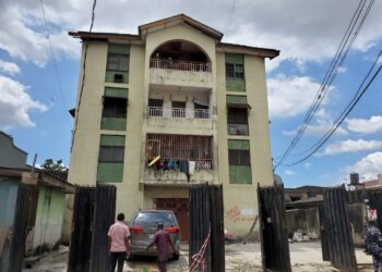 Lagos govt evacuates occupants from distressed buildings in Surulere and Apapa