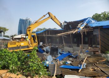 Lagos govt commences demolition of shanties, illegal structures on Bourdillon Road, Ikoyi 