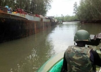 Nigerian Navy seizes boat with 100,000 litres of stolen crude oil in Akwa Ibom
