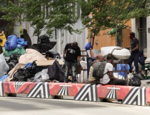 UK proposes £10,000 repayment requirement for asylum seekers before permanent settlement