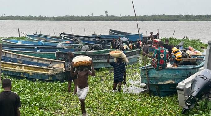 Nigerian navy intercepts 16 boats carrying 1000 bags of smuggled rice in Badagry  