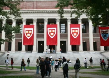 U.S. government threatens to strip Harvard University of right to enroll foreign students 