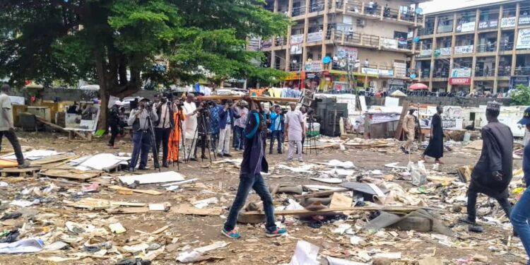 FCTA clears illegal occupants, traders around UTC Area in Abuja