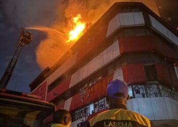 Massive fire outbreak reported at 22-storey building on Lagos Island