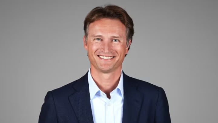 Heineken CEO to step down amid sales decline 