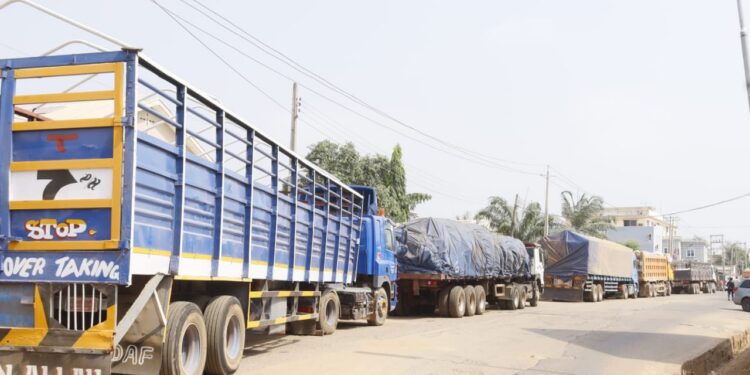 Court orders seizure of trucks carrying illegally mined solid minerals in Ilorin 