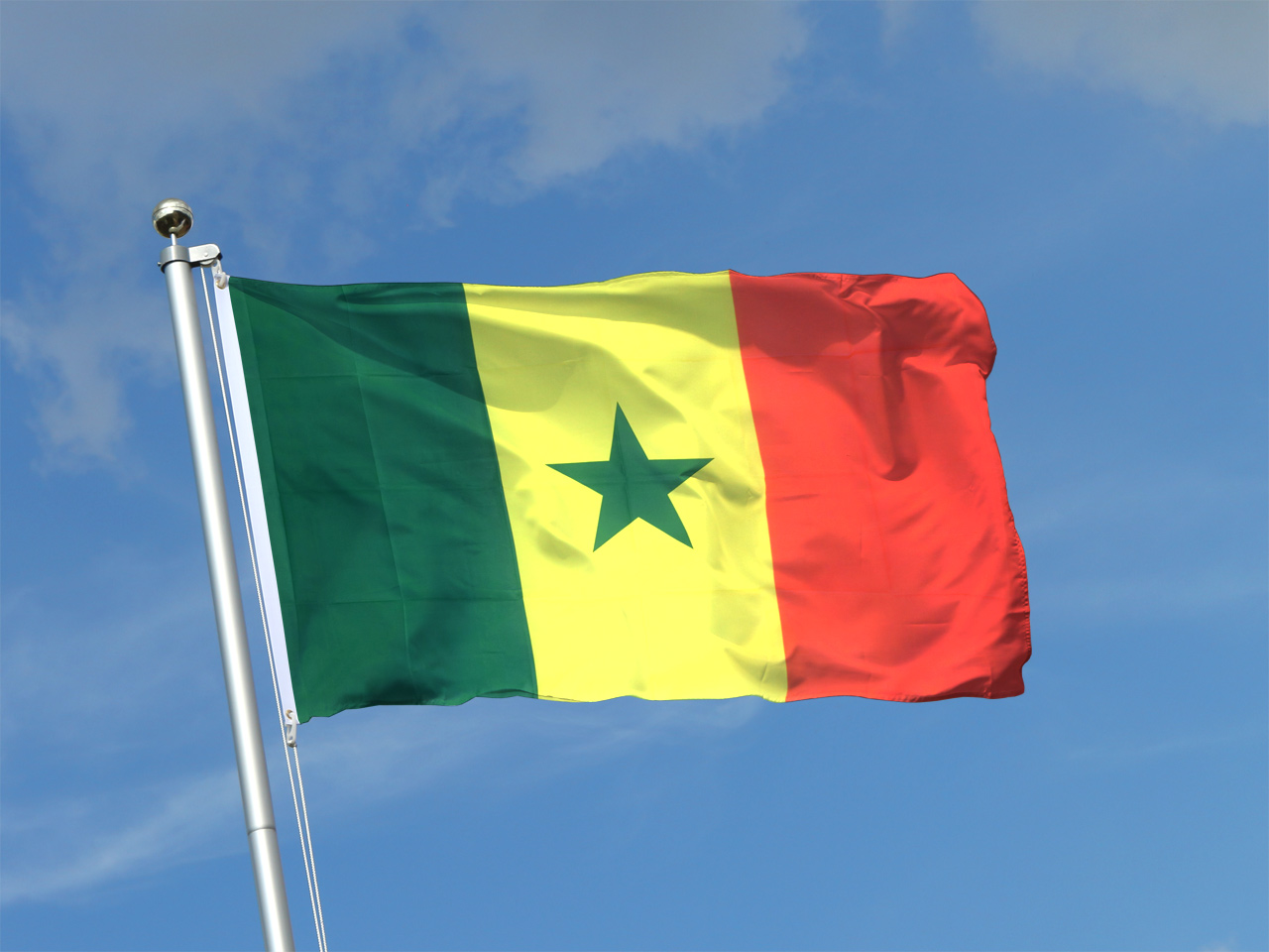 Senegal raises $537 million in bonds at 6.40%, cheaper than Nigeria’s borrowing costs