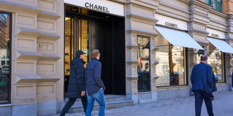 Fashion billionaires behind Chanel rake in $21 billion in dividends