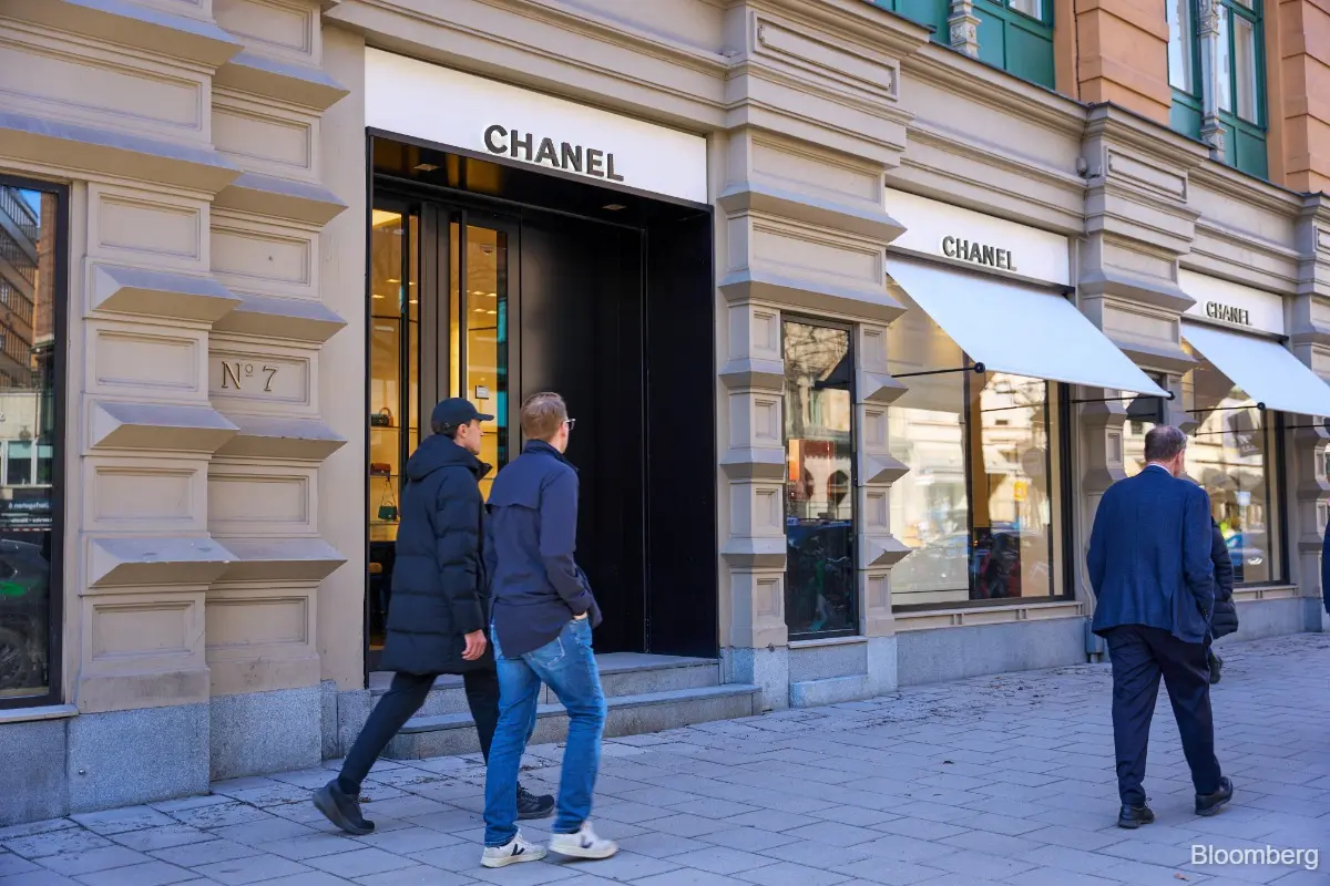 Fashion billionaires behind Chanel rake in $21 billion in dividends